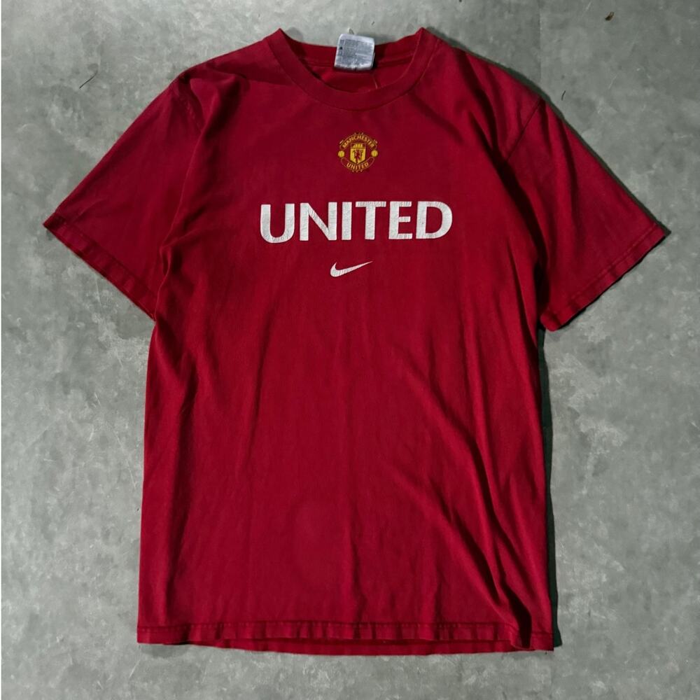 2000's Vintage Manchester United Nike Red T-Shirt -S